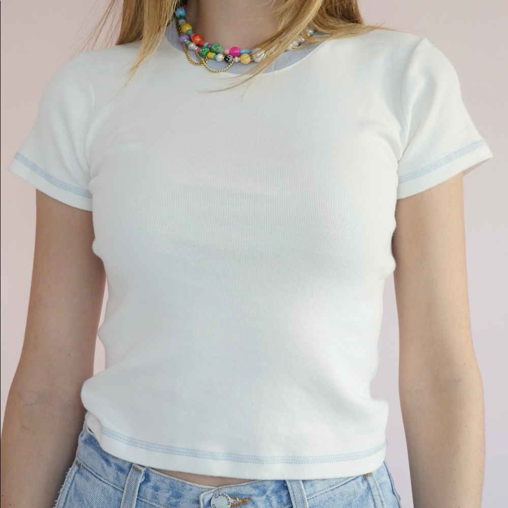 BRANDY MELVILLE BABY TEE